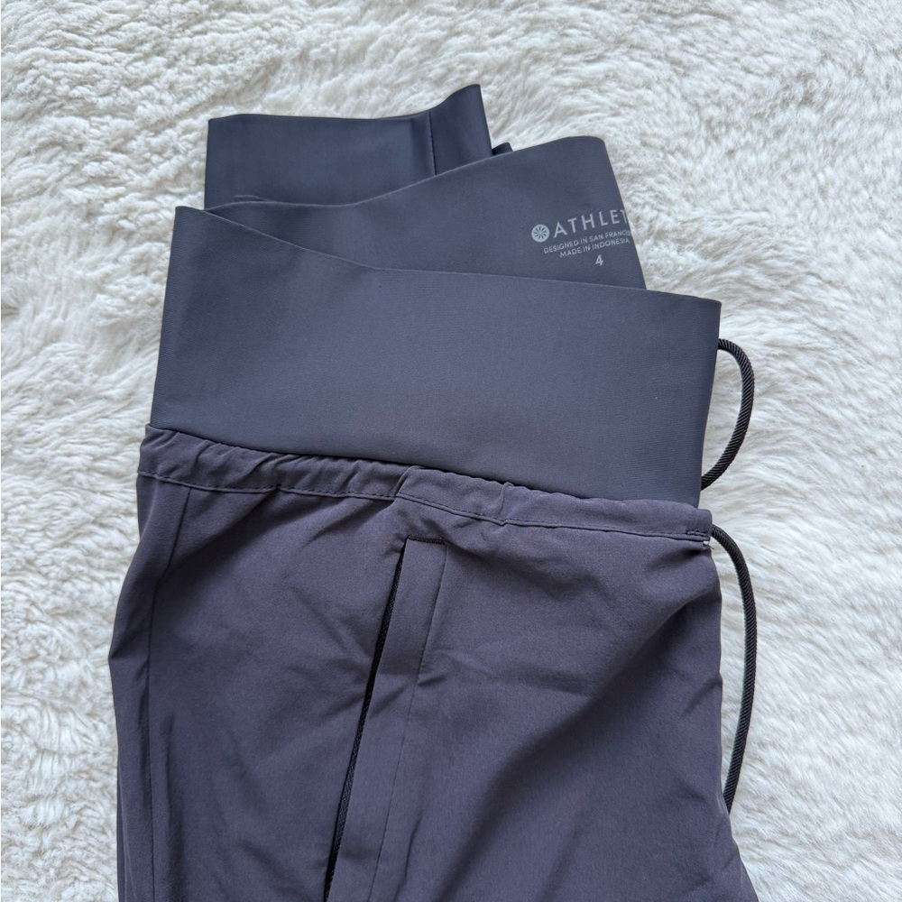 Women’s Sutton Grey Athleta Joggers size 4 never worn